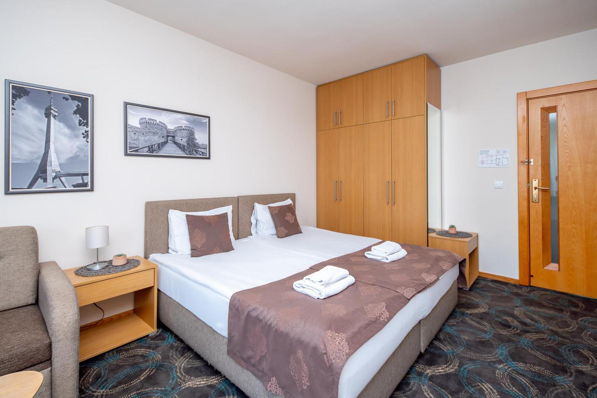 Top Central Apartments 贝尔格莱德 外观 照片